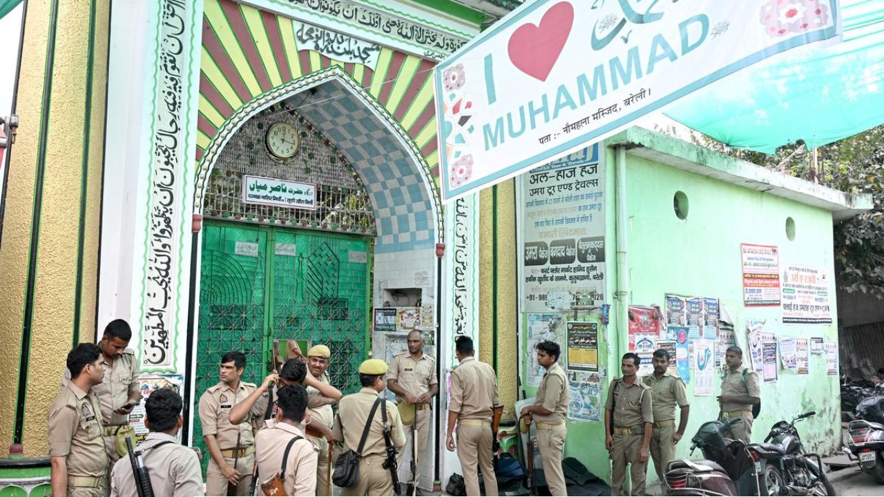 উত্তর প্রদেশে 'আই লাভ মুহাম্মদ' পোস্টার প্রদর্শনে ১০ মুসলিম গ্রেফতার