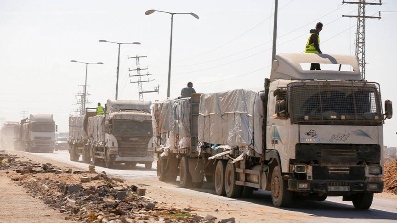 গাজা সরকারের অভিযোগ: যুদ্ধবিরতির পর মাত্র ২৪% সহায়তা ট্রাক প্রবেশ করেছে