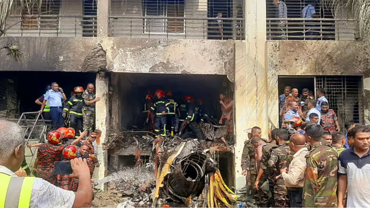 পাইলটের ভুলেই মাইলস্টোনে যুদ্ধবিমান বিধ্বস্ত: তদন্তে চাঞ্চল্যকর তথ্য প্রকাশ