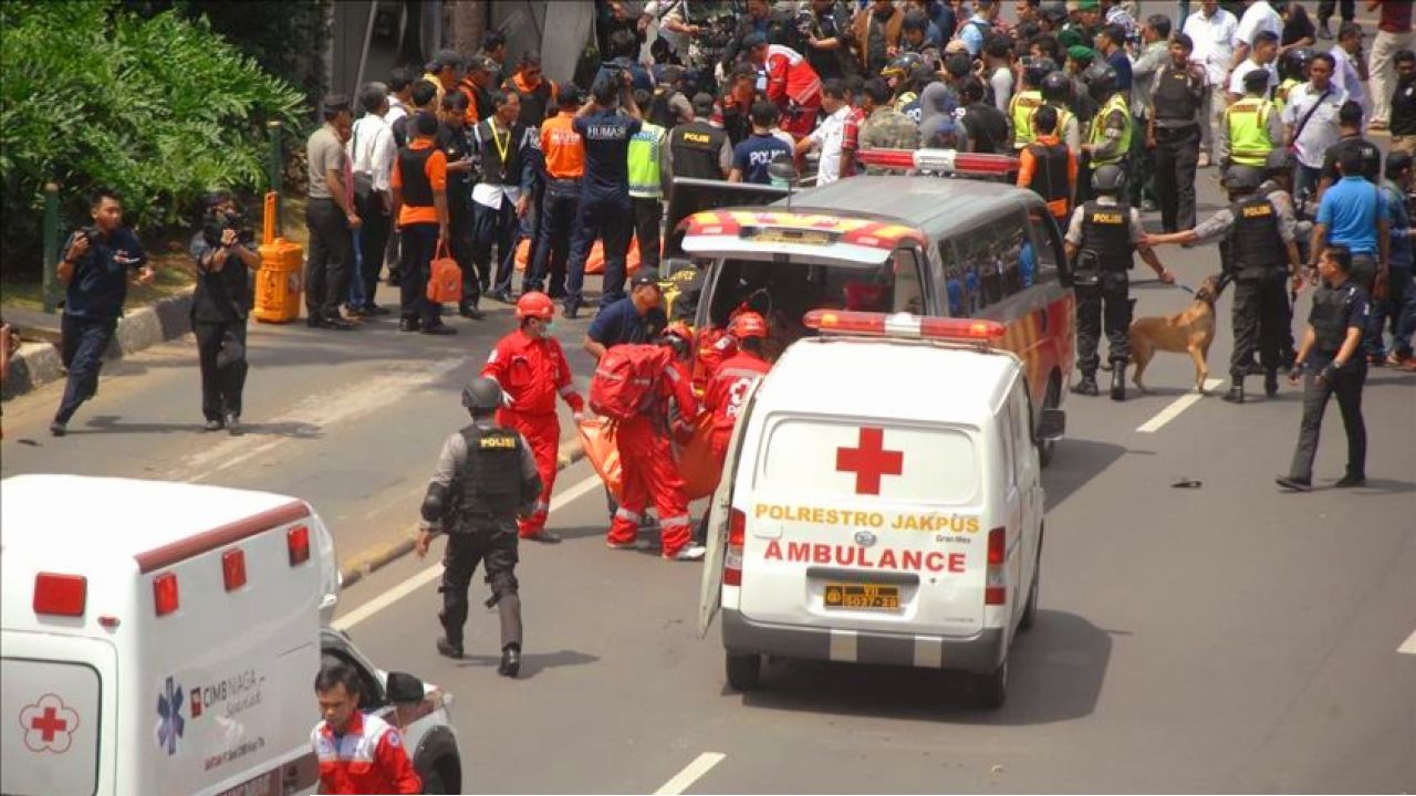 স্কুল মসজিদে বিস্ফোরণ: উদ্ধার হওয়া অস্ত্রে শ্বেতাঙ্গ শ্রেষ্ঠত্ববাদী জঙ্গিদের নাম