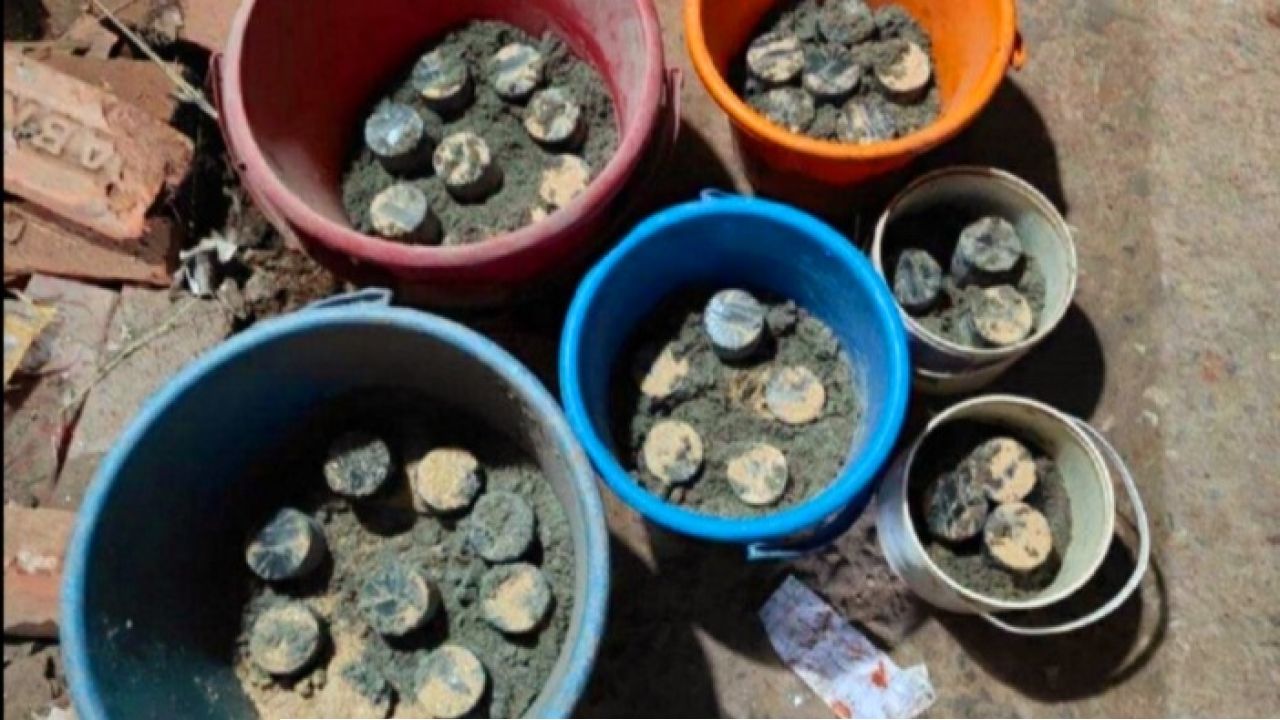 জেনেভা ক্যাম্পে অভিযানে ৩৫ ককটেল ও বোমা তৈরির সরঞ্জাম উদ্ধার