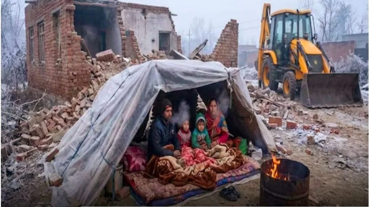 তীব্র শীতে খোলা আকাশের নিচে আসামের মুসলিম পরিবার, উচ্ছেদ অভিযানে ঘরছাড়া শত শত মানুষ
