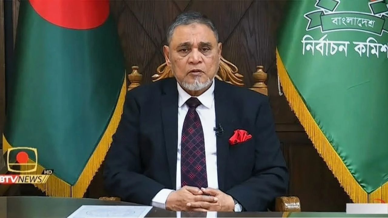 ১২ ফেব্রুয়ারি জাতীয় নির্বাচন ও গণভোট একসঙ্গে: ইসির তফসিল ঘোষণা