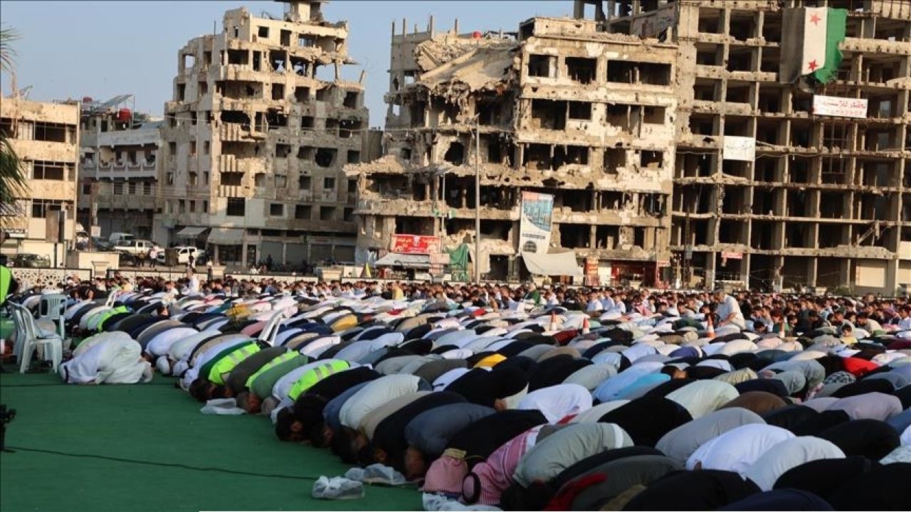 সিরিয়ার হোমসে মসজিদে ভয়াবহ বিস্ফোরণ: নিহত ৮, আহত ১৮