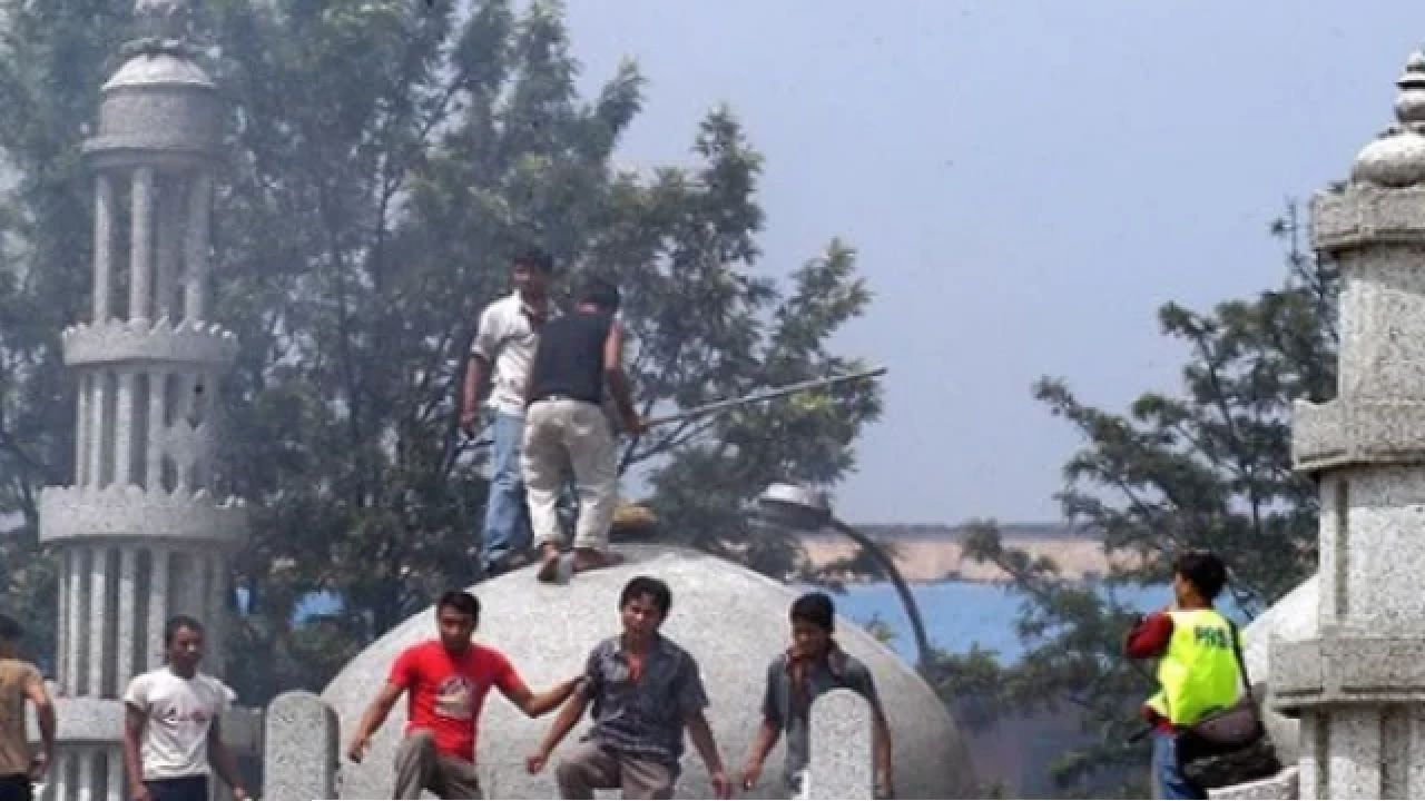 নেপালের বীরগঞ্জে মসজিদ ভাঙচুর ঘিরে কারফিউ জারি, হিন্দু–মুসলিম উত্তেজনা