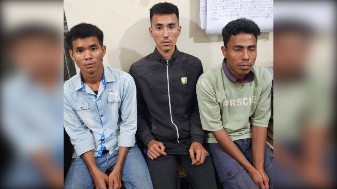 বাংলাদেশে অনুপ্রবেশের সময় আরাকান আর্মির তিন সদস্য আটক করেছে বিজিবি