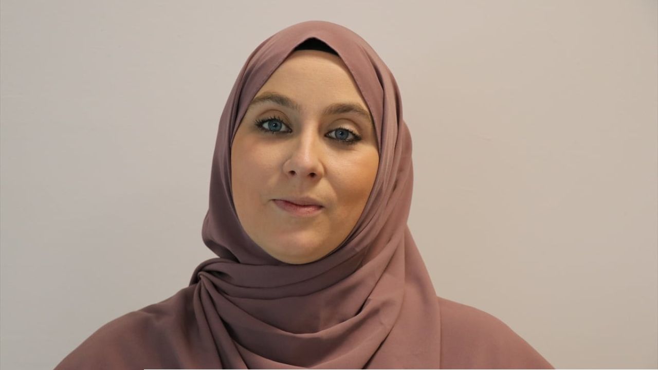 নাস্তিক্যবাদ থেকে ইসলাম গ্রহণ করা অ্যাডেলিনের অভিজ্ঞতা: ইসলাম আমার কাছে শান্তির ধর্ম