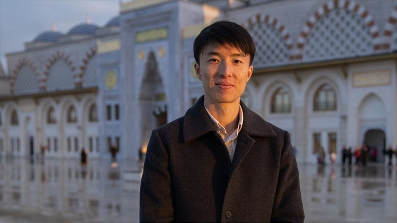 কুরআনের আলোয় জাপানি তরুণের জীবন বদল: এক তুর্কি বন্ধুর অনুপ্রেরণায় ইসলাম গ্রহণ