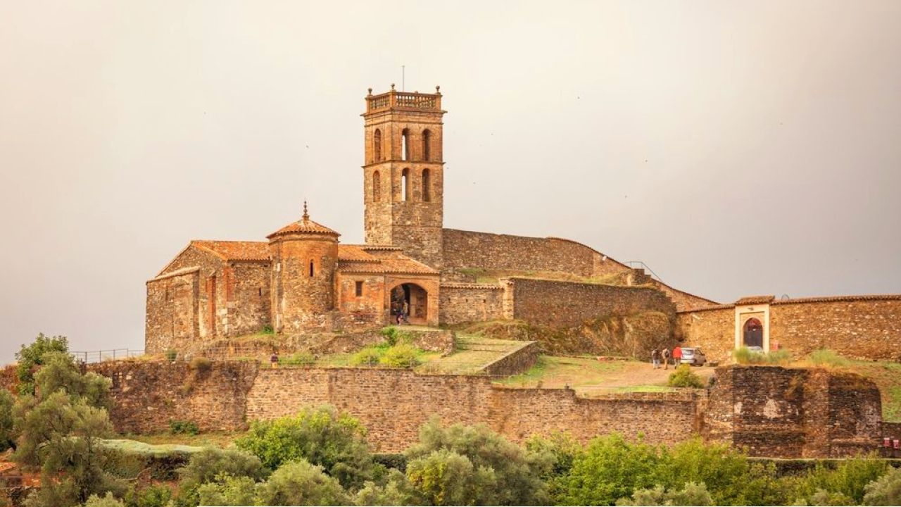 স্পেনের ১০০০ বছরের পুরনো মসজিদে মিশে আছে আন্দালুসিয়ার ইসলামি ঐতিহ্য