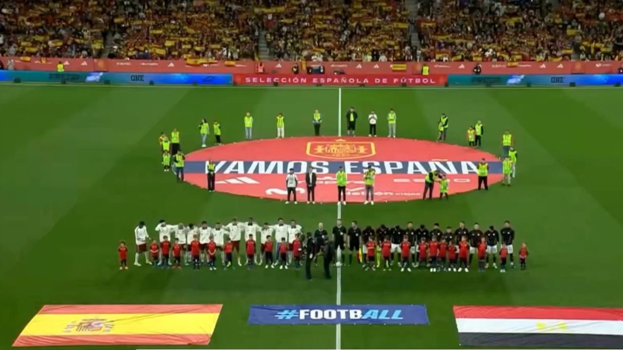 বার্সেলোনায় স্পেন-মিসর প্রীতি ম্যাচ: গ্যালারিতে ইসলামবিদ্বেষী স্লোগান ও উগ্রতা