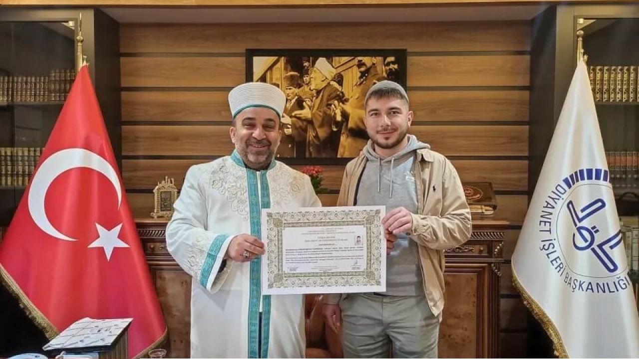 গবেষণার পর সত্যের সন্ধান: সাকারিয়ায় সার্বীয় গবেষক ডেভিডের ইসলাম গ্রহণ