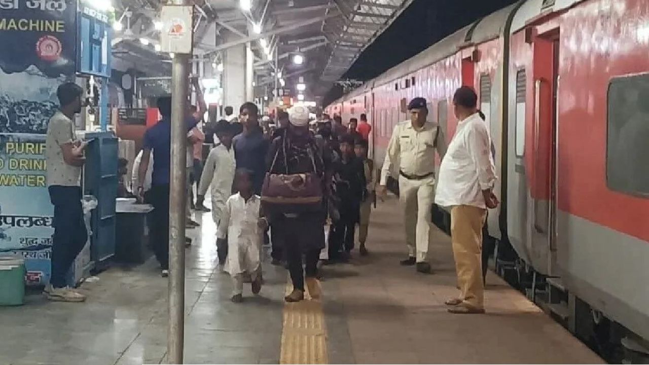 ভারতে মাদরাসা শিক্ষার্থীদের ওপর পুলিশি চড়াও: পাচারের অজুহাতে ১৬৭ শিশুকে আটক