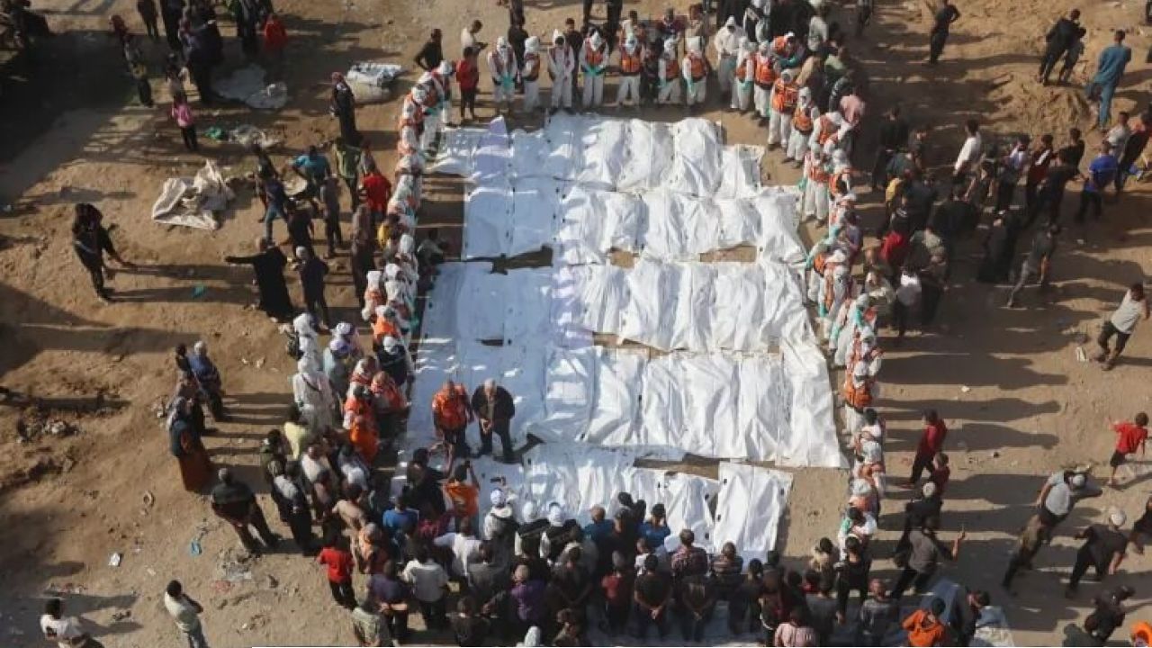 গাজায় প্রতি ৩০ মিনিটে ঝরছে একজন নারীর প্রাণ: জাতিসংঘ ও বিশ্বজুড়ে তীব্র ক্ষোভ