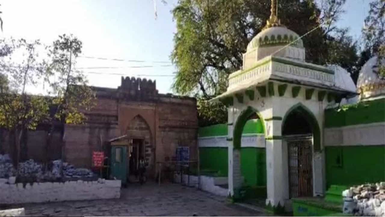 মধ্যপ্রদেশে কামাল মওলা মসজিদের অধিকার হরণ: ঐতিহাসিক স্থাপত্যকে ‘মন্দির’ ঘোষণা হাইকোর্টের