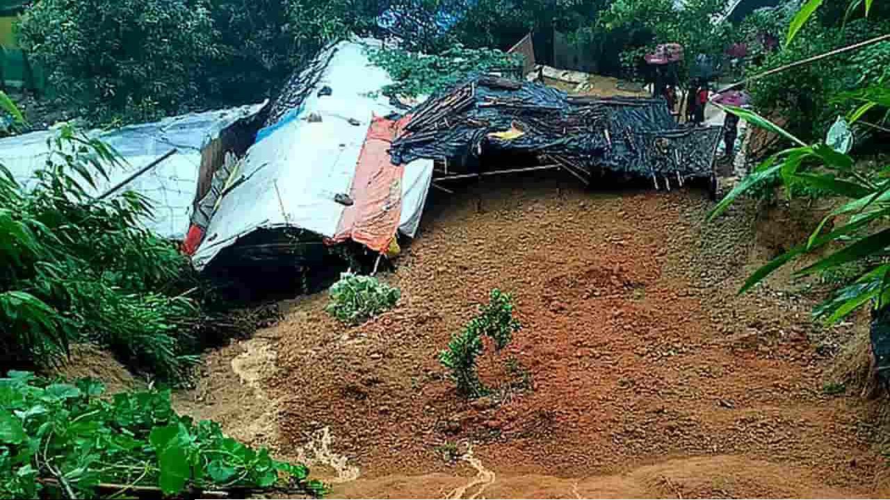 কক্সবাজারে ভারী বর্ষণে পাহাড় ধস: শিশু ও নারীসহ ৯ জনের করুণ মৃত্যু, ঝুঁকিতে হাজারো রোহিঙ্গা