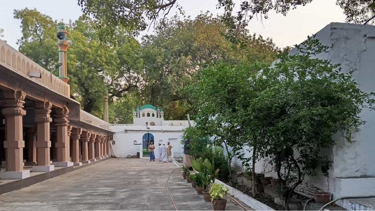 বারাণসীর ১,০০০ বছরের প্রাচীন গঞ্জ শহীদান মসজিদকে রেলওয়ের নোটিশ, আপত্তির মুখে প্রত্যাহার
