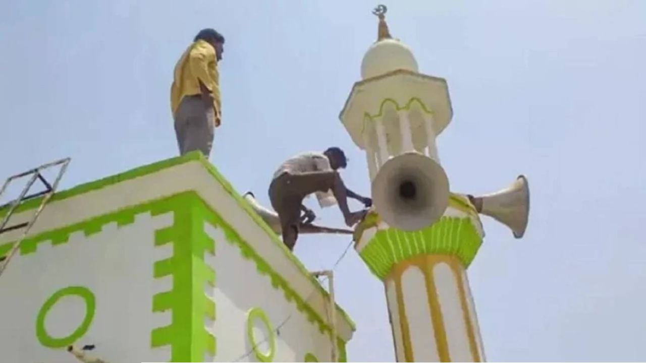 পশ্চিমবঙ্গে ধর্মীয় স্বাধীনতায় আঘাত: জুমার আজান বন্ধের ঘটনায় হাইকোর্টে রিট, উদ্বেগে মুসলিম সম্প্রদায়