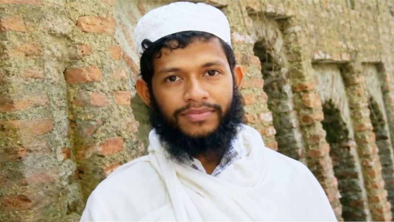 ফজরের সুন্নত নামাজের সিজদায় মৃত্যুর কোলে ঢলে পড়লেন হাফেজ আতাউল্লাহ