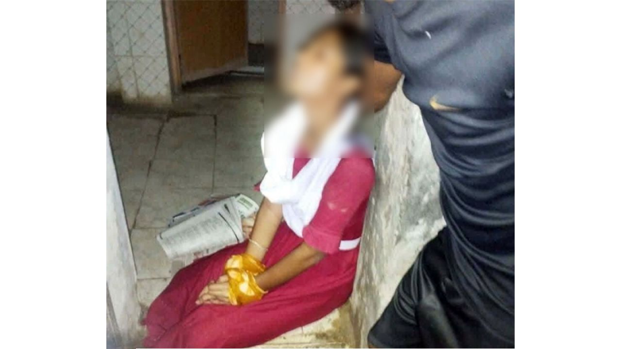 খুলনায় স্কুল বাথরুমে ৯ ঘণ্টা হাত-পা বাঁধা অবস্থায় ছাত্রী উদ্ধার