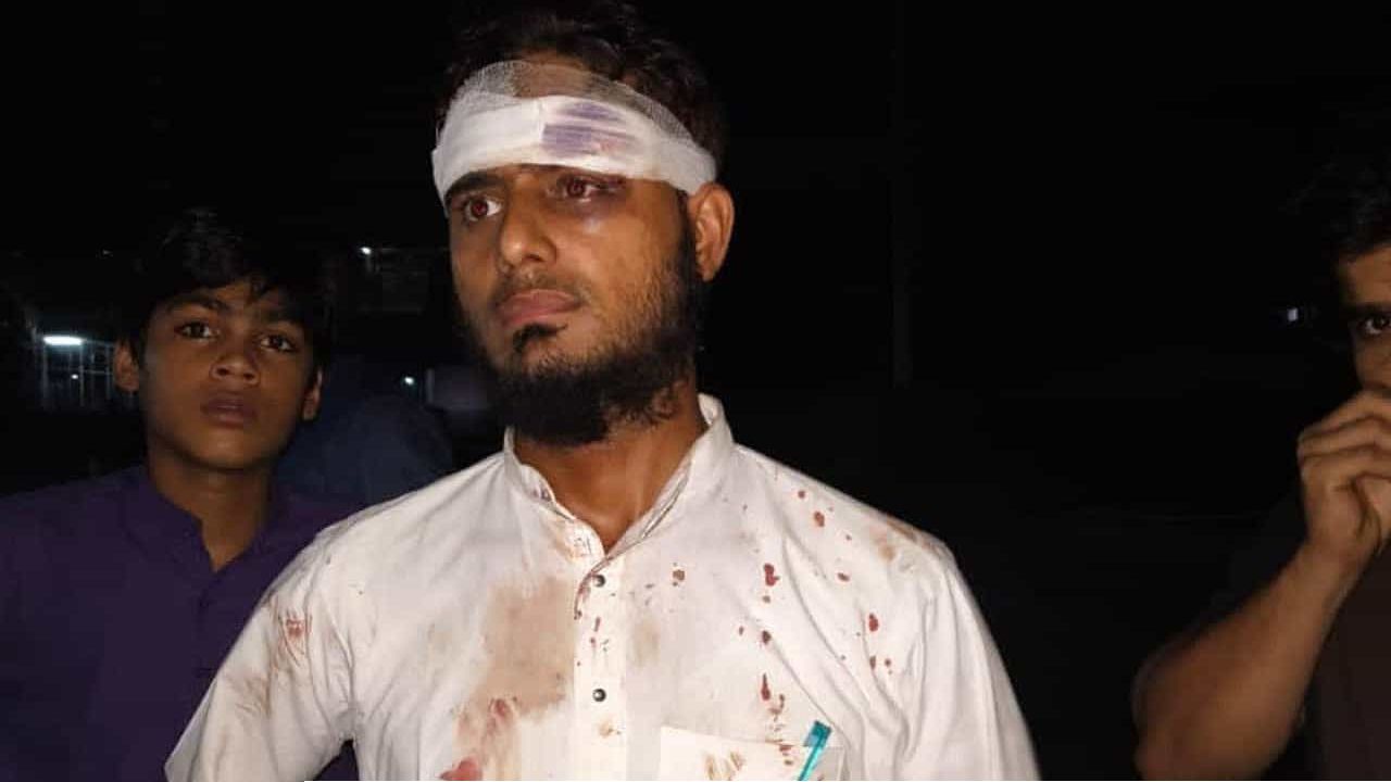 ভারতে চলন্ত ট্রেনে মদ পানে অস্বীকৃতি জানানোয় দেওবন্দ মাদ্রাসার ছাত্রের ওপর হামলা