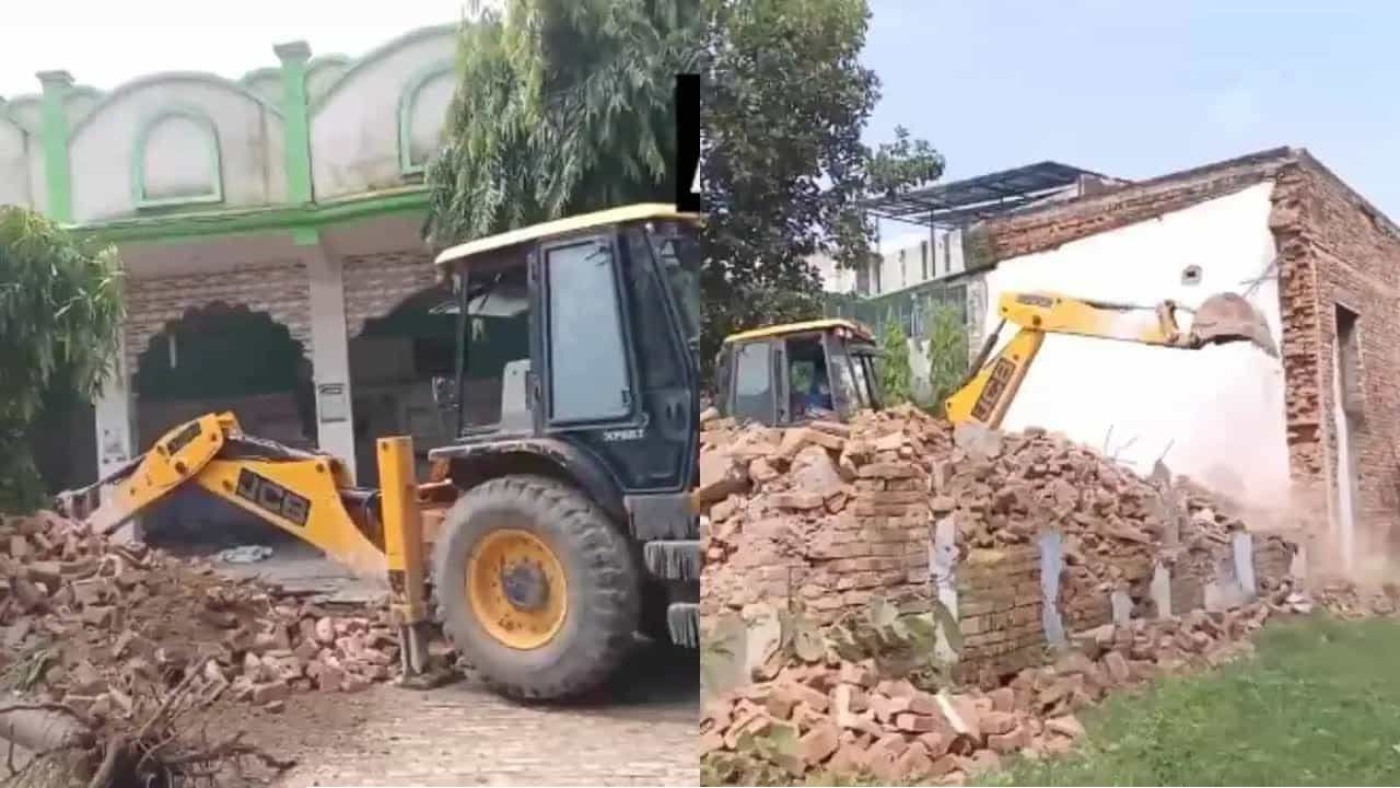 ভারতে আবারও বুলডোজার সন্ত্রাস: ভেঙে গুঁড়িয়ে দেওয়া হলো ঐতিহাসিক মাদরাসা দারুল উলুম রহিমিয়া