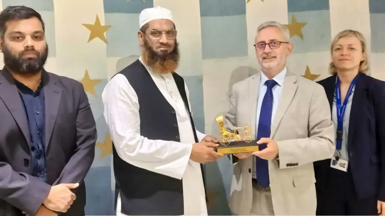 ইইউ রাষ্ট্রদূত মাইকেল মিলারের সঙ্গে কওমি নেতা মামুনুল হকের গুরুত্বপূর্ণ সৌজন্য সাক্ষাৎ