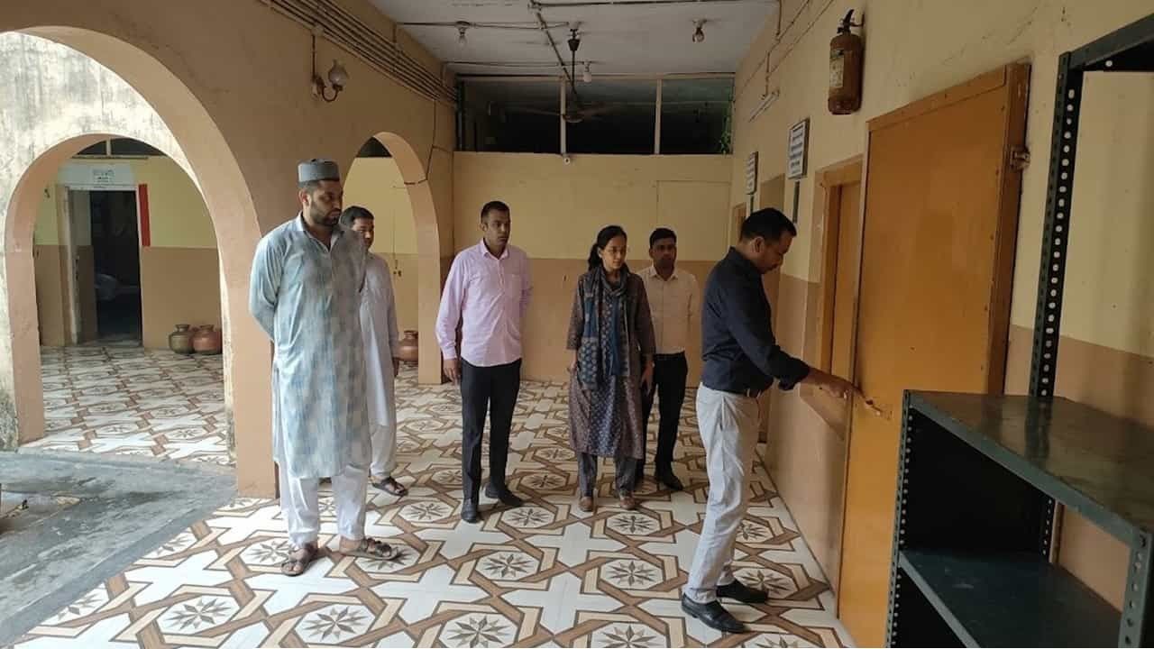 ভারতে মুসলিম শিক্ষাব্যবস্থায় আঘাত: সিলগালা ২০ মাদ্রাসা, সংকটে হাজারো শিক্ষার্থীর ভবিষ্যৎ