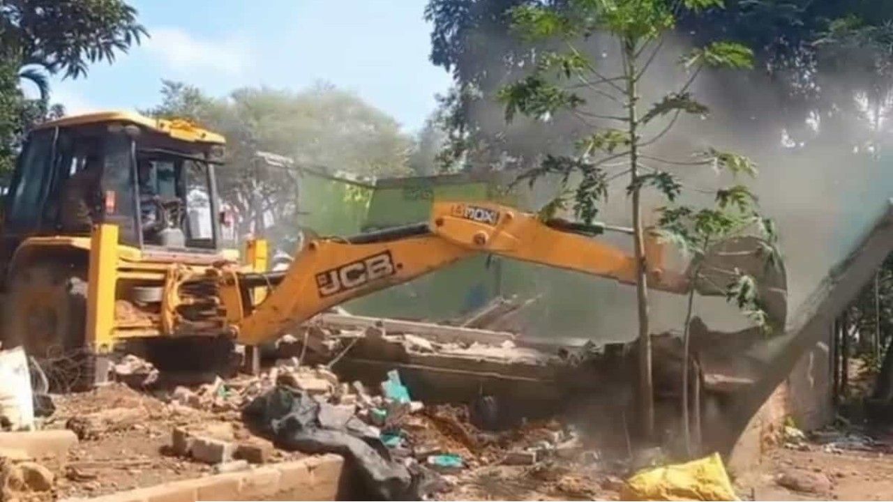 জমি রেজিস্ট্রি থাকার পরও গুঁড়িয়ে দেওয়া হলো ঘরবাড়ি: আসামে ৭৩টি মুসলিম পরিবারকে উচ্ছেদ