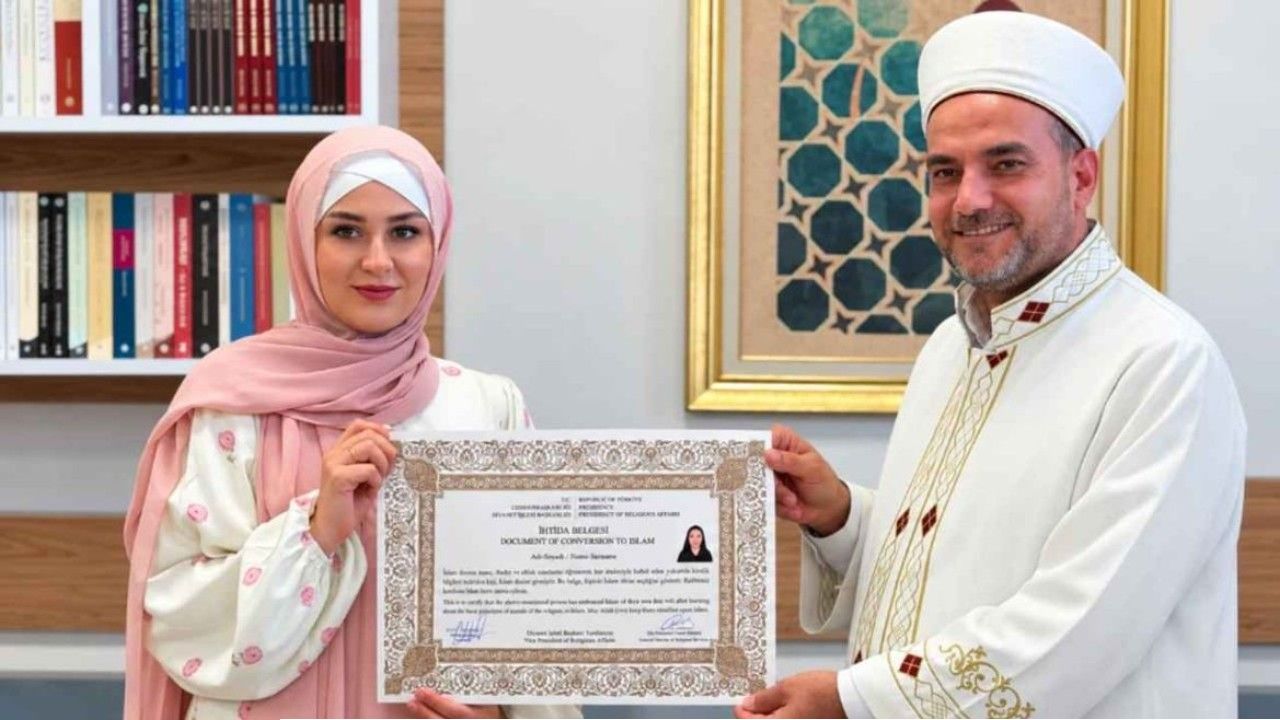 ইউক্রেনীয় তরুণী আনাস্তাসিয়ার ইসলাম গ্রহণের অনুপ্রেরণাদায়ী গল্প