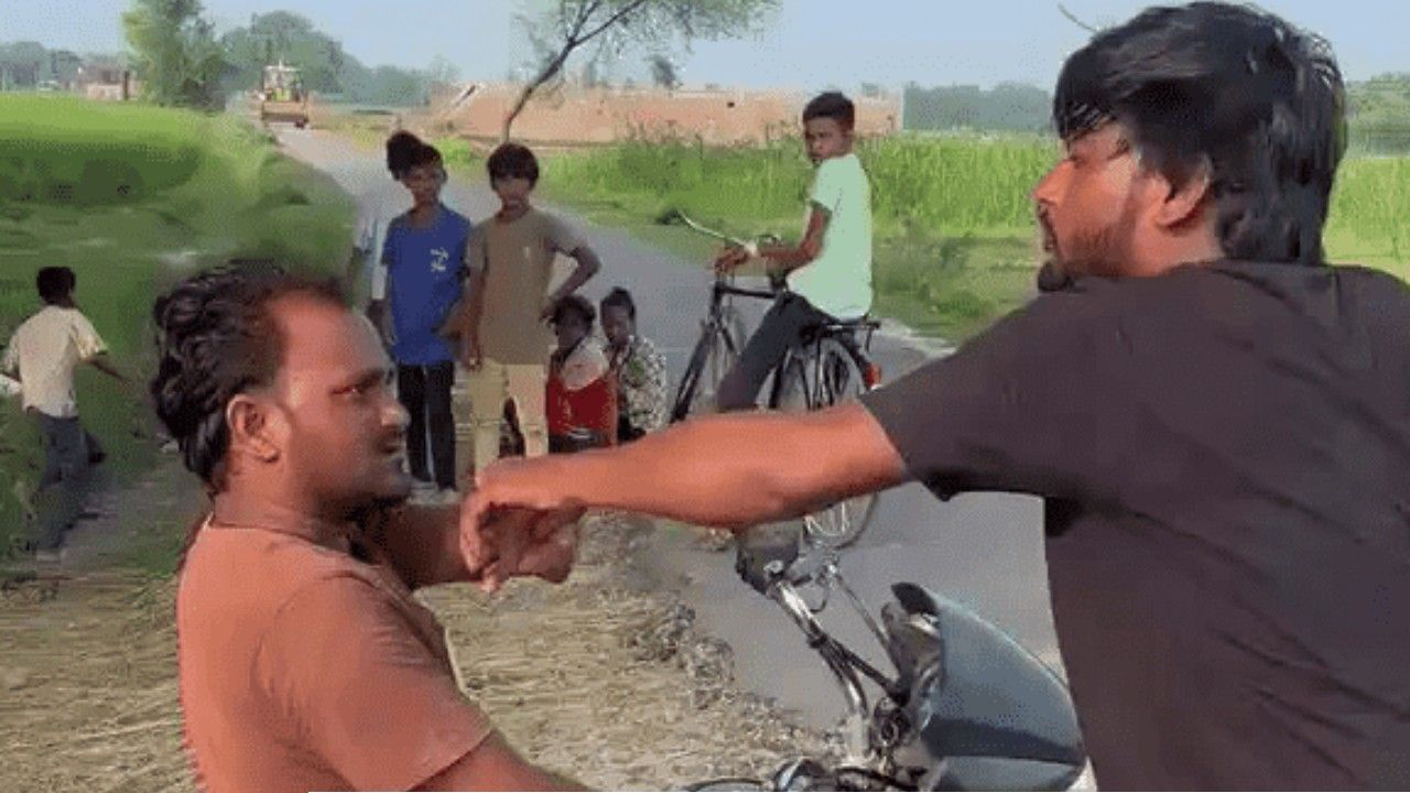 ভারতের ইউপিতে মহিষ ব্যবসায়ী মুসলিম যুবককে মারধর ও ছিনতাই